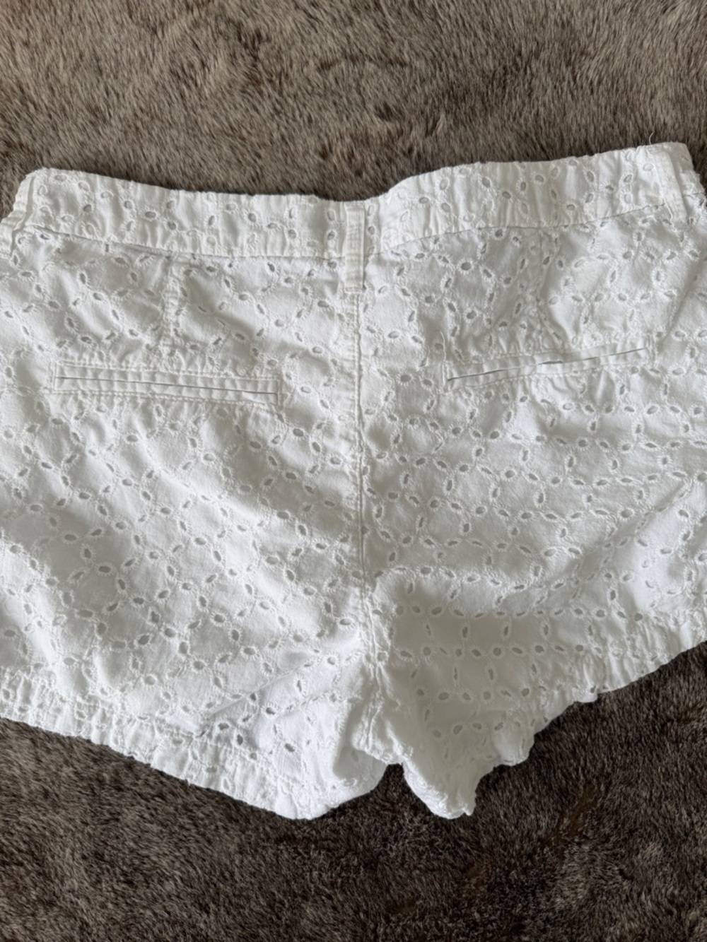 Old Navy White Eyelet High Waist Shorts 4 - Picture 11 of 11